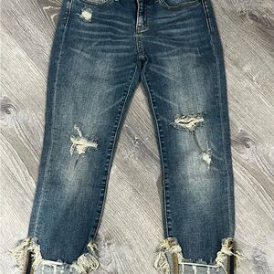 Judy Blue Ankle Cropped Distressed Blue Jeans